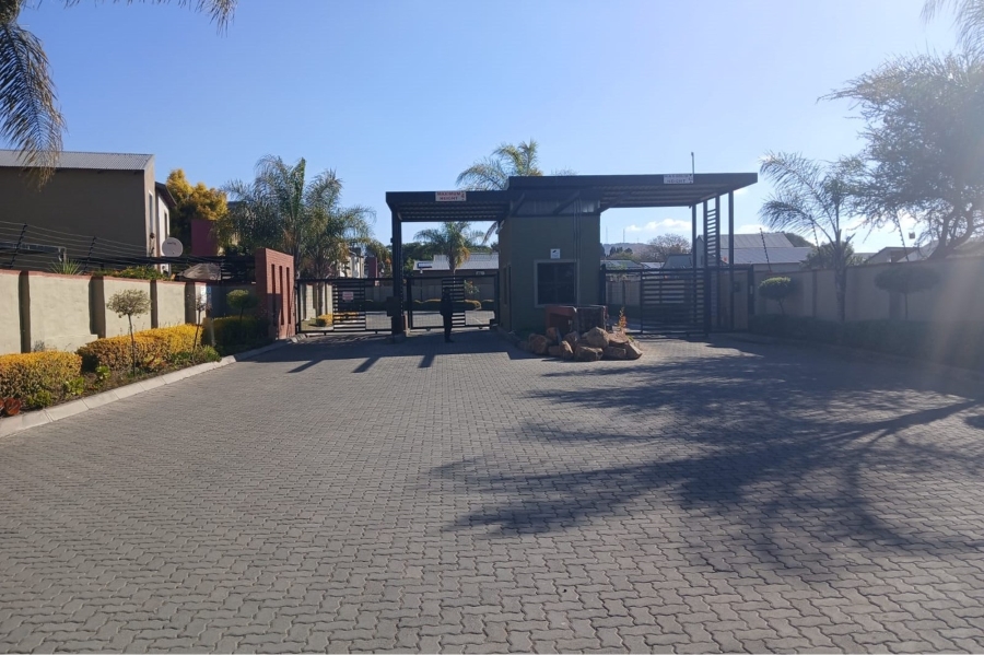 To Let 3 Bedroom Property for Rent in Waterval East North West